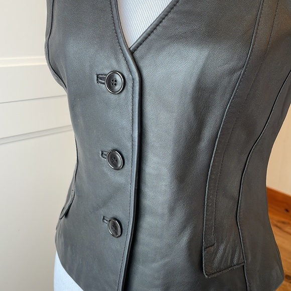 Danier genuine leather vest, black, XS, Sleeveless jacket - Picture 5 of 11